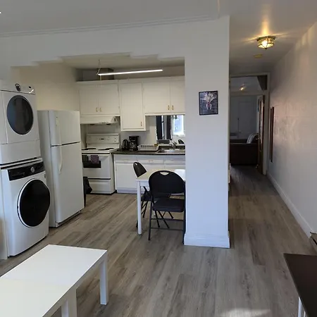 Comfy Apartment Close To Metro With Self Check In Montreal Exterior photo