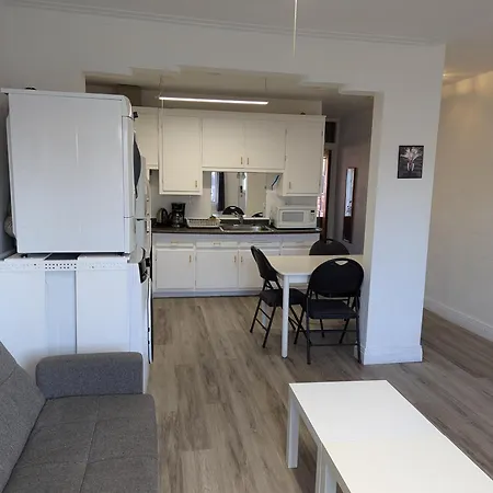 Comfy Apartment Close To Metro With Self Check In Montreal Exterior photo