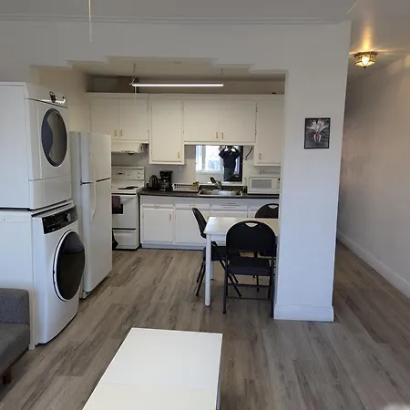 Comfy Apartment Close To Metro With Self Check In Montreal Exterior photo