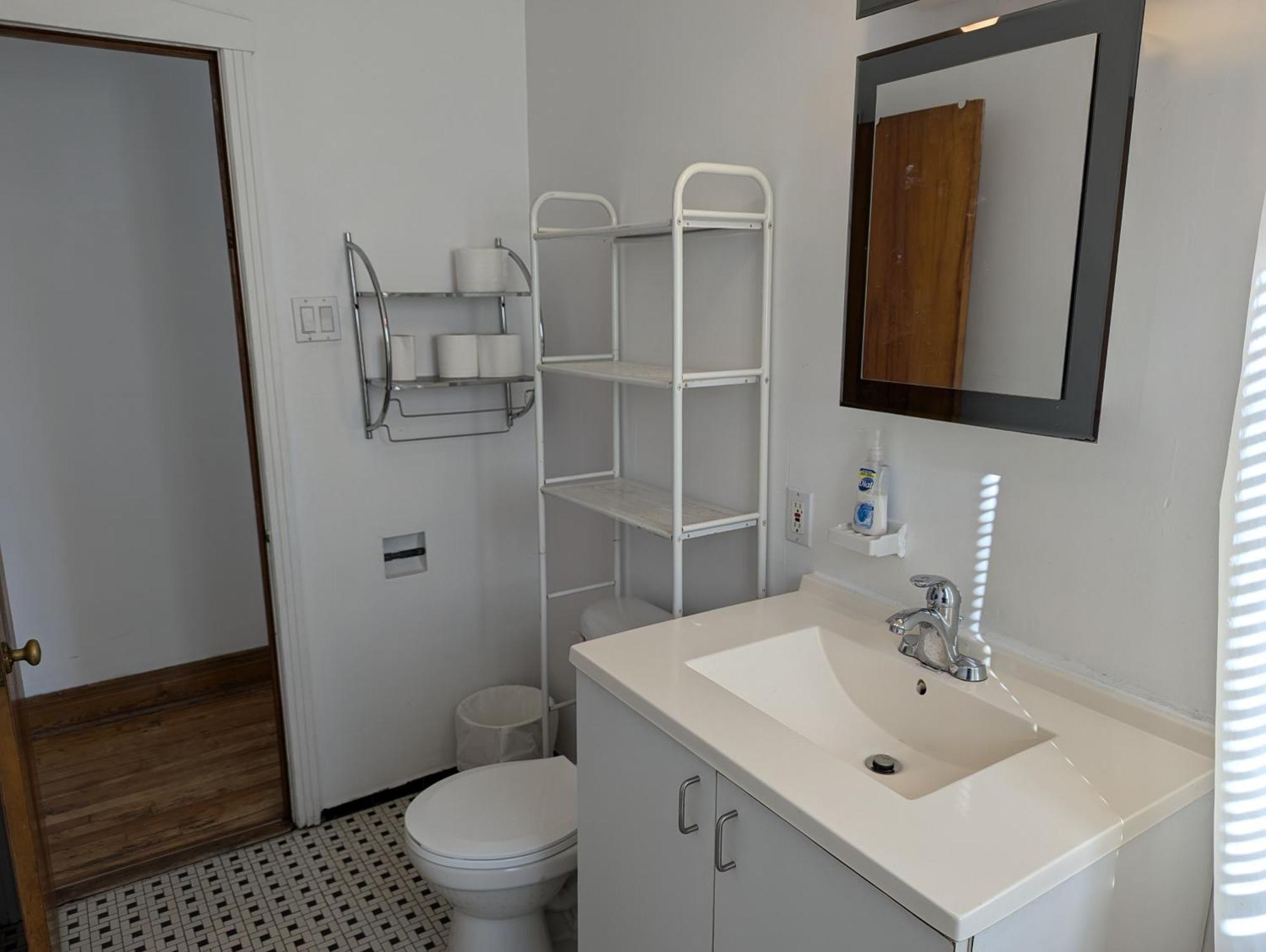 Comfy Close To Metro With Self Check In *