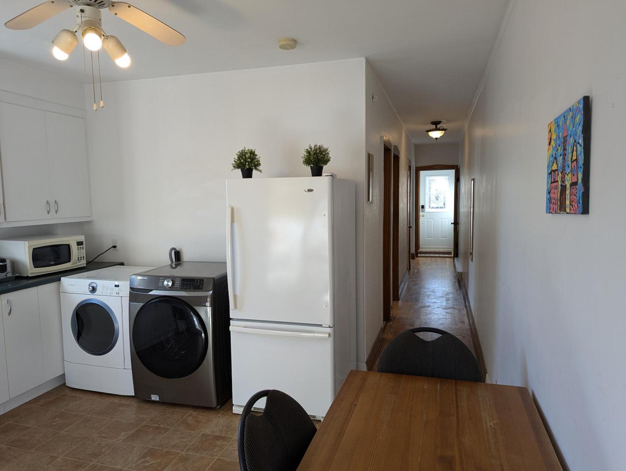 Comfy Close To Metro With Self Check In Montreal