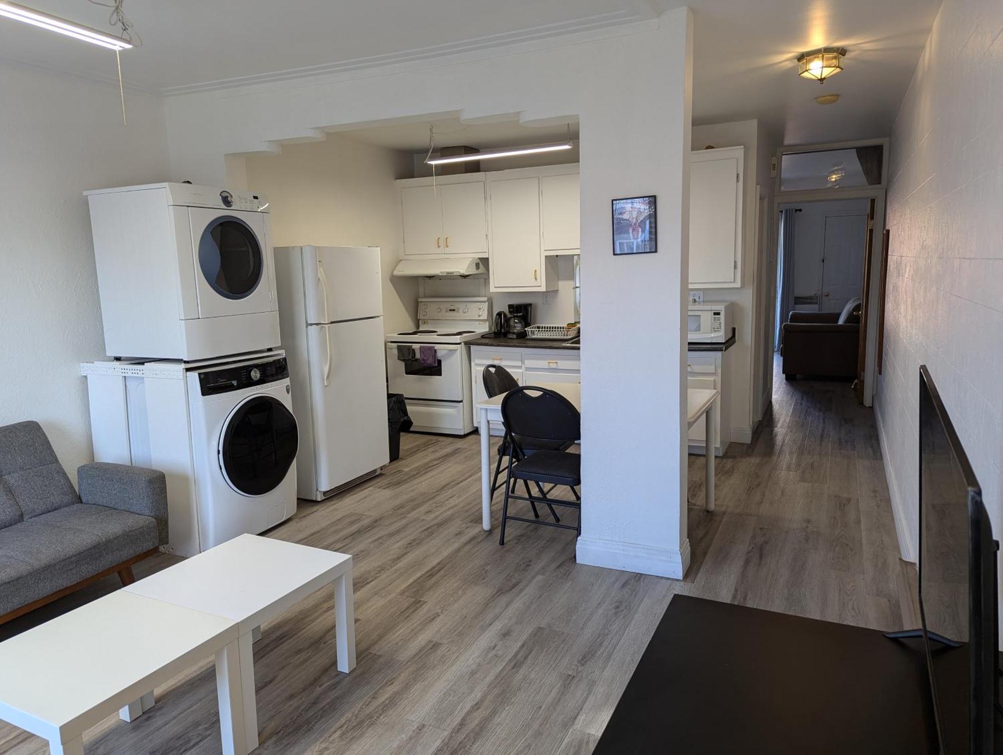 Comfy Close To Metro With Self Check In * Montreal