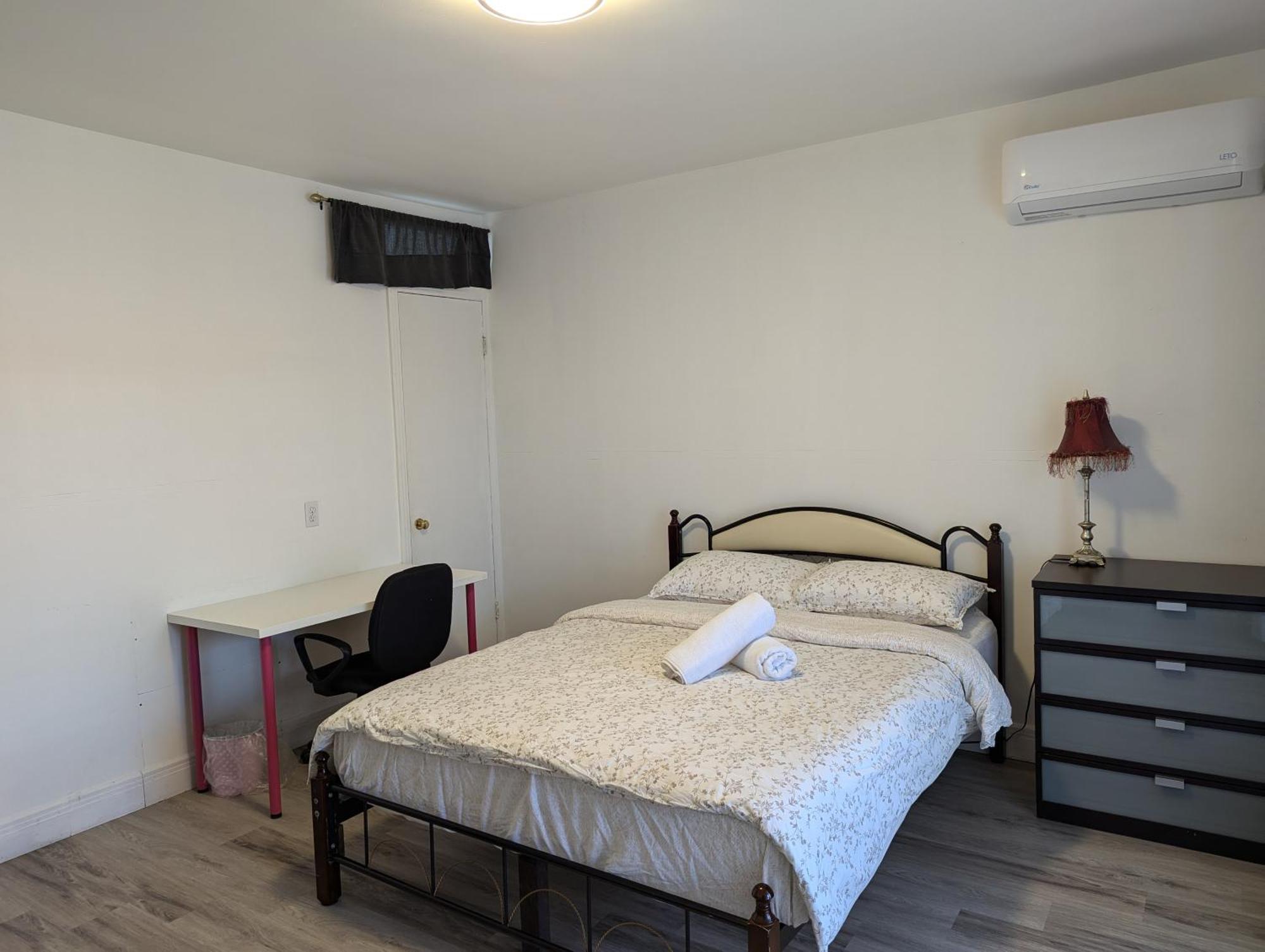 Comfy Close To Metro With Self Check In Apartment Montreal