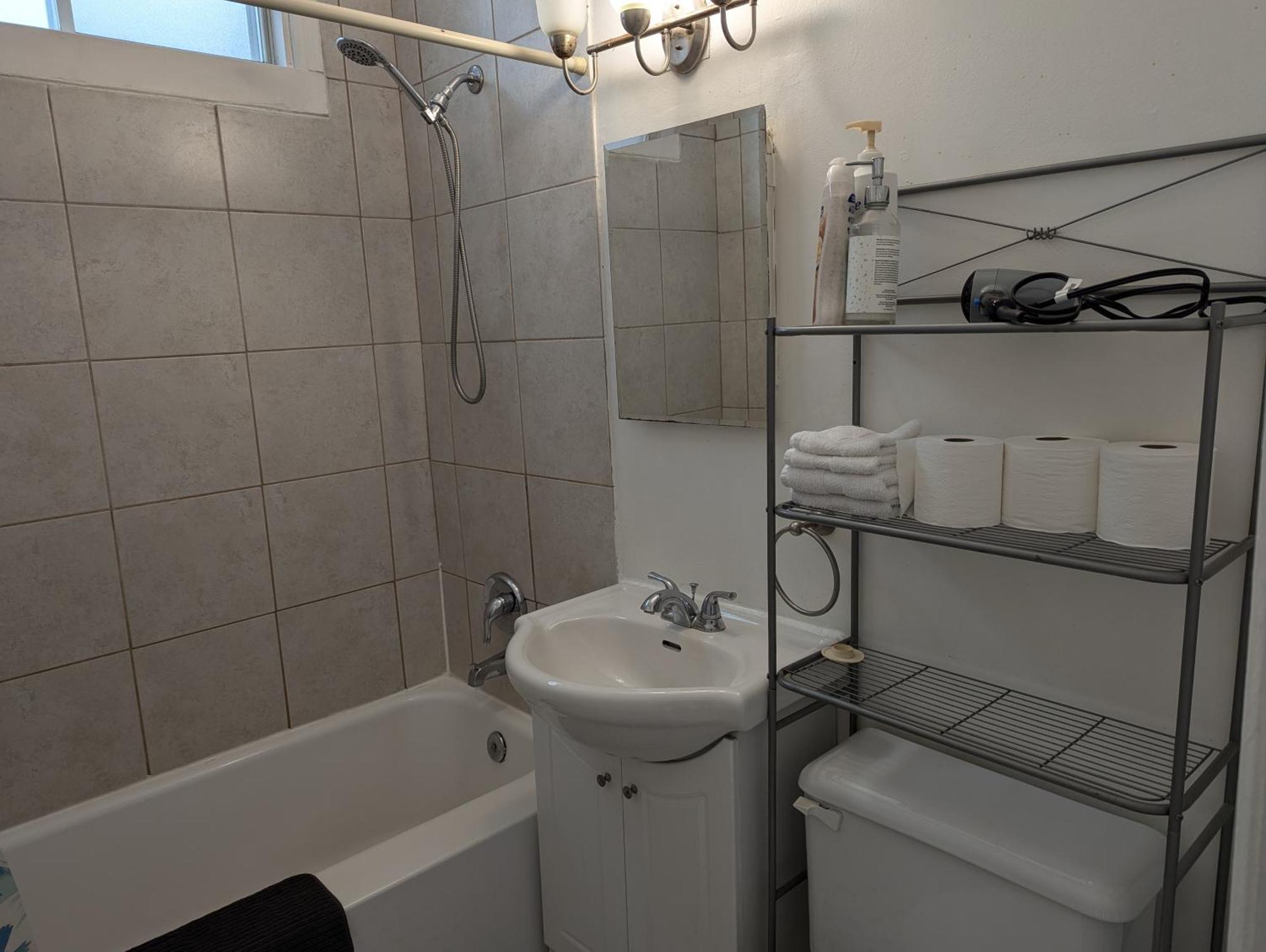 Comfy Close To Metro With Self Check In Apartment Montreal